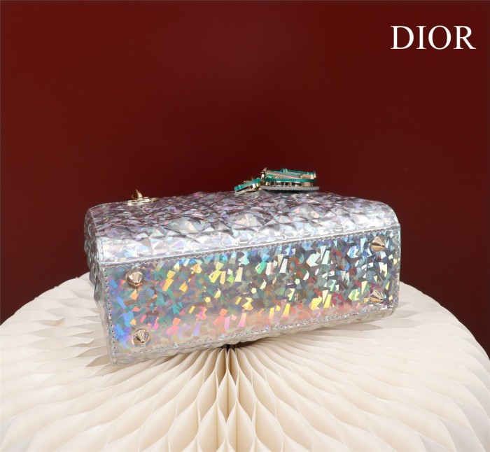 Handbag   Dior  size 20.5*8.5*17 cm