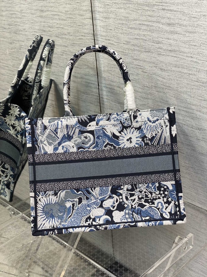  Handbag   Dior  size  36*18*28 cm