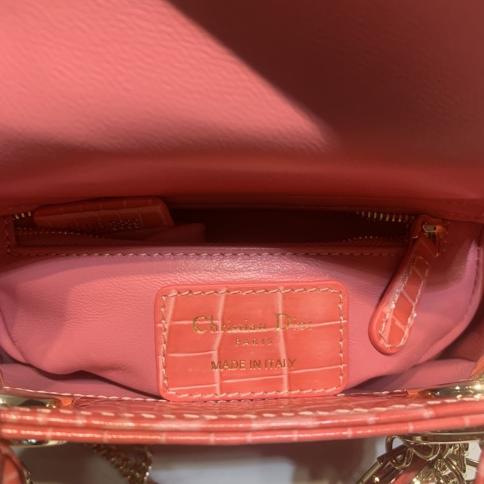 Handbag   Dior  size  17 x 7.5x 14 cm