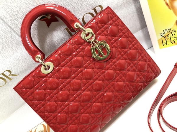 Handbag   Dior  M0566  size  32*25*11  cm