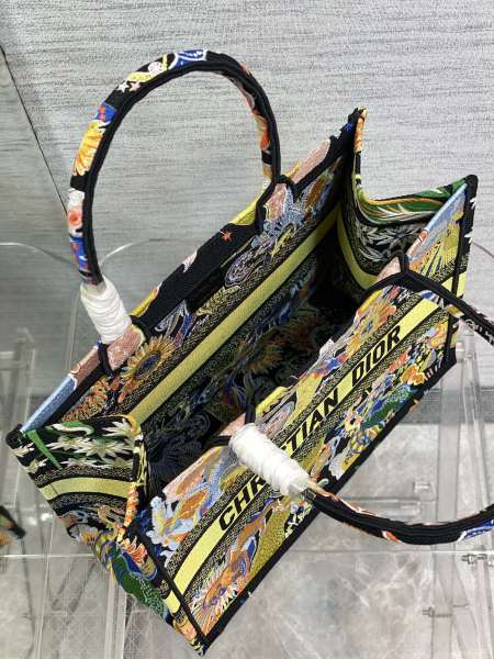  Handbag   Dior   size  36*18*28 cm