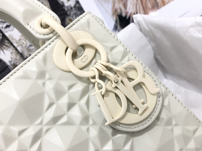 Handbag   Dior  M0505  size  17 x 15 x 7  cm