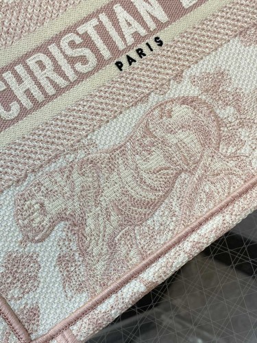 Handbag   Dior  size  26*8*22  cm