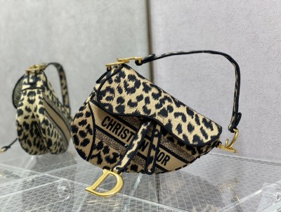 Handbag   Dior   size  25 cm