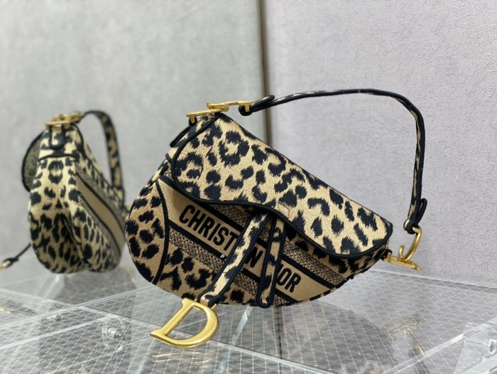 Handbag   Dior   size  25 cm