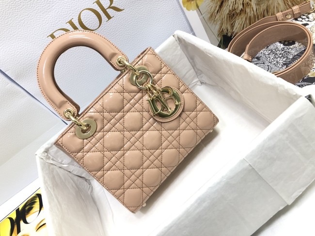 Handbag   Dior   M0538  size  20 x 16.5 x 8  cm
