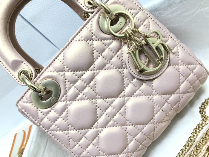 Handbag   Dior M0505  size  17×15×7 cm