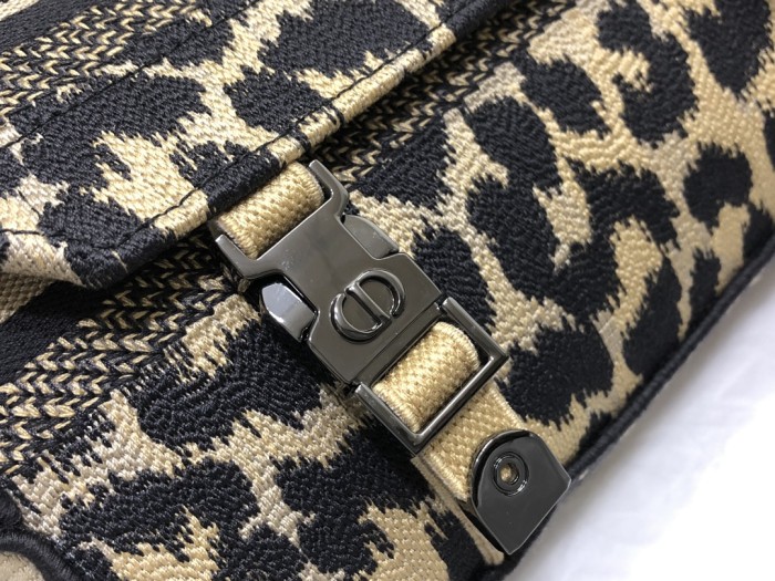 Handbag   Dior  M1241  size  23 x 15 x 8   cm