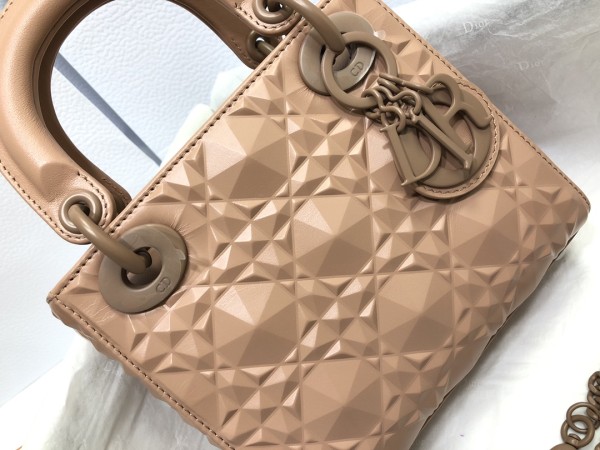  Handbag   Dior  M0505  size  17 x 15 x 7  cm