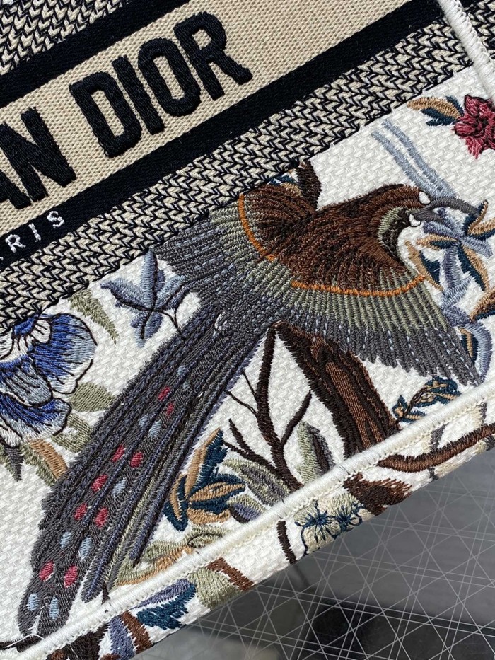 Handbag   Dior  size  26*8*22 cm