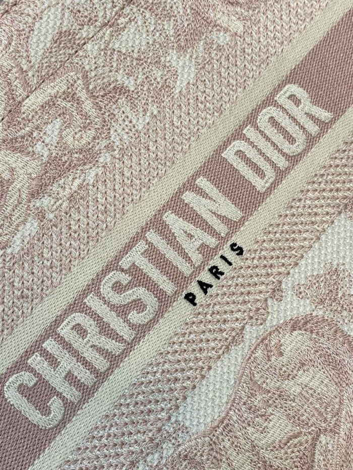 Handbag   Dior  size  26*8*22  cm