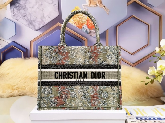  Handbag   Dior  size  36.5X28X16  cm