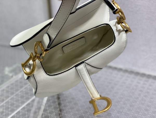Handbag   Dior   size  19.5 cm