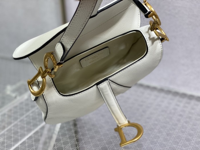 Handbag   Dior   size  19.5 cm