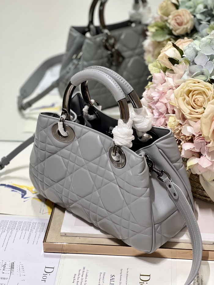 Handbag   Dior  0062  size  30*18.5*11.5 cm