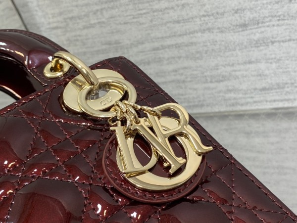  Handbag   Dior  size  17 cm