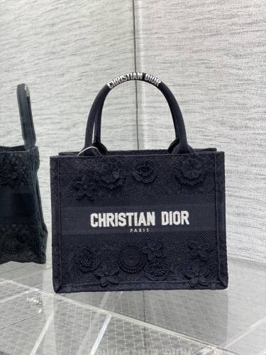 Handbag   Dior   size  26*8*22 cm