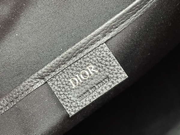 Handbag   Dior  size  31 x 42.5 x 14.5  cm