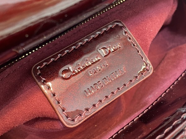  Handbag   Dior  size  17 cm