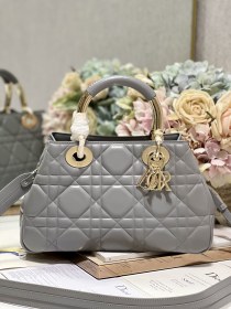 Handbag   Dior  0062  size  30*18.5*11.5 cm