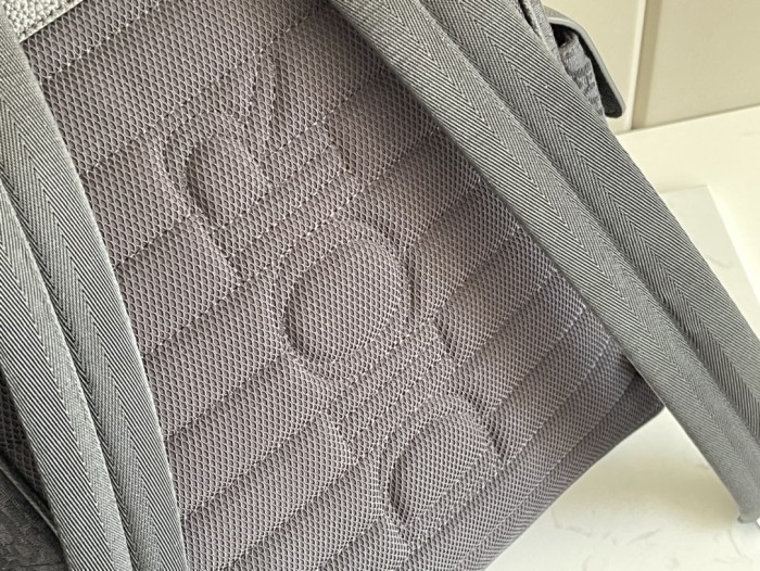 Handbag   Dior  size  26.5 x 41.5 x 17.5  cm