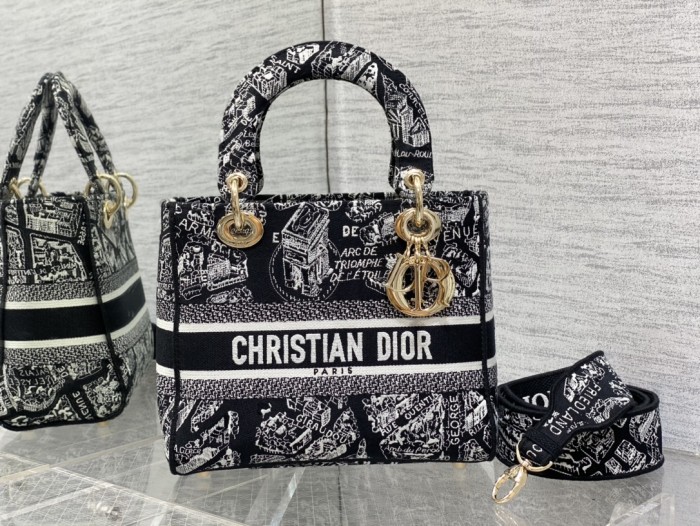 Handbag   Dior  size  24*11*20 cm