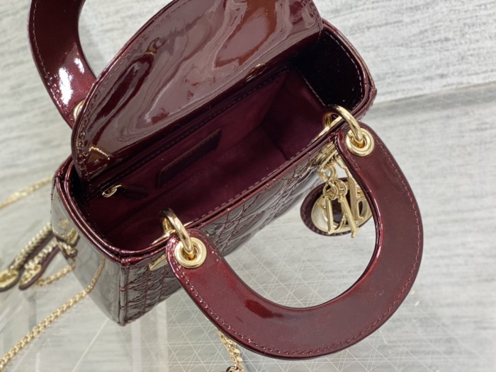  Handbag   Dior  size  17 cm