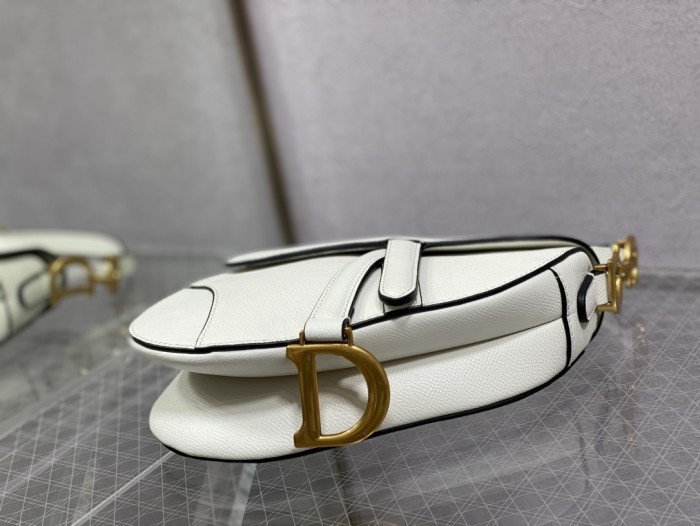 Handbag   Dior   size  19.5 cm