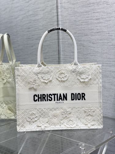 Handbag   Dior  size  36*18*28 cm