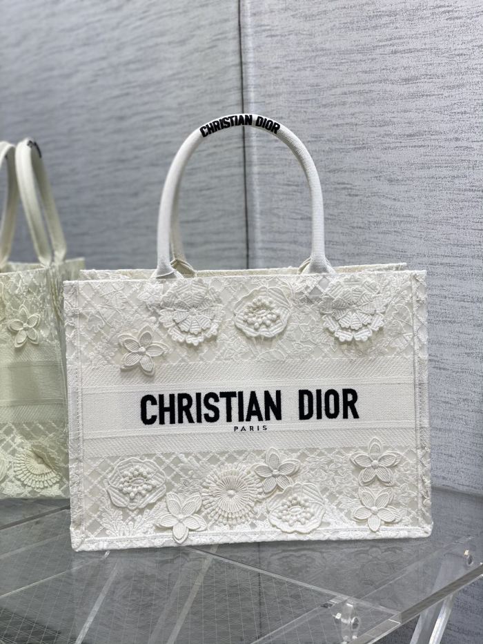 Handbag   Dior  size  36*18*28 cm