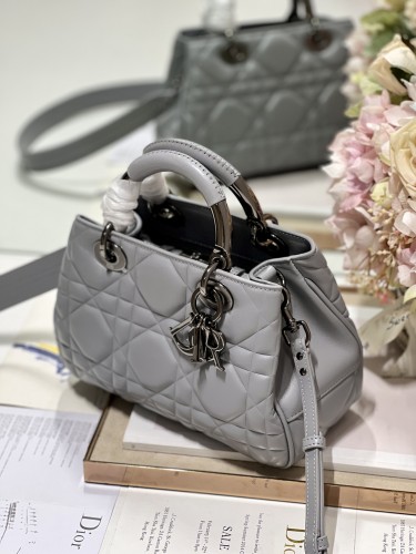 Handbag   Dior  0062  size  24*16.5*9.5 cm