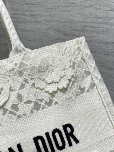 Handbag   Dior  size  36*18*28 cm