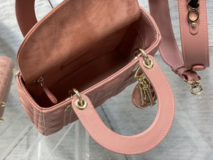 Handbag   Dior  size  20 cm