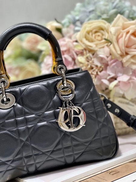Handbag   Dior   0062  size  24*16.5*9.5 cm