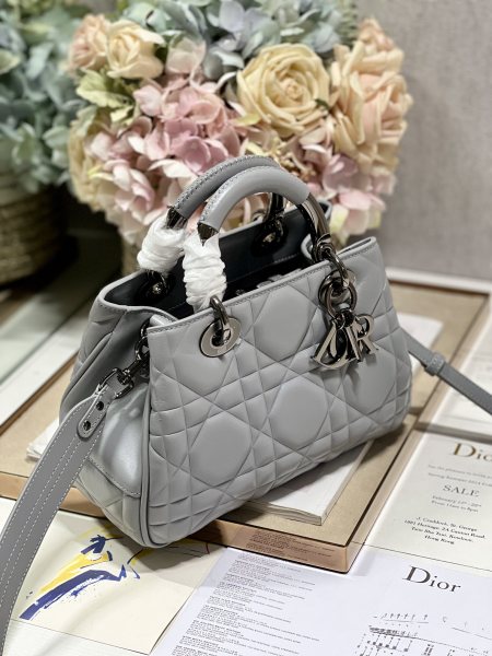 Handbag   Dior  0062  size  24*16.5*9.5 cm