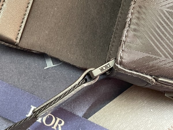  Handbag   Dior   89020  size  20 x 15 x 5  cm