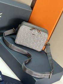 Handbag   Dior   93310  size  17 x 12.5 x 5  cm