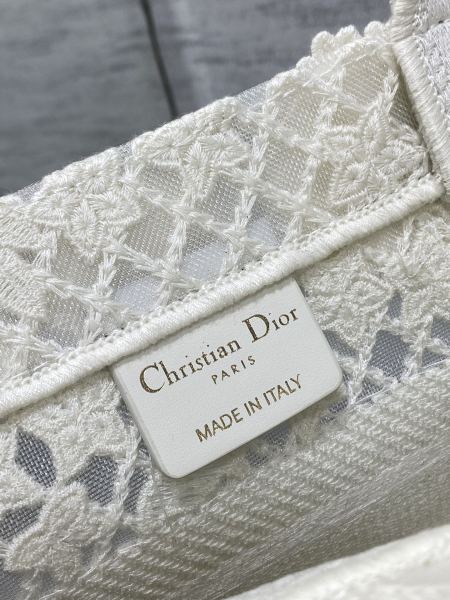 Handbag   Dior  size  26*8*22 cm