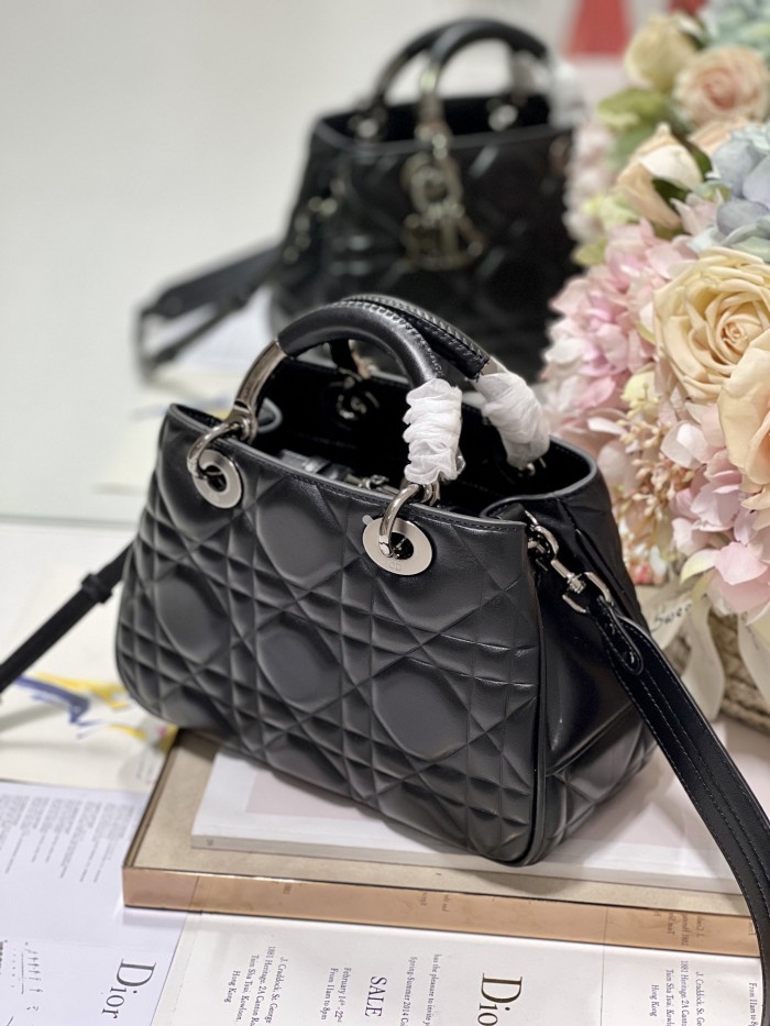 Handbag   Dior  0062  size  24*16.5*9.5 cm