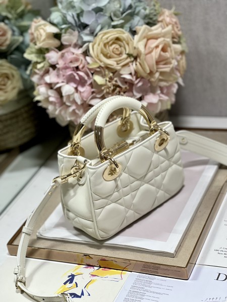Handbag   Dior 0062   size  19*13*8 cm