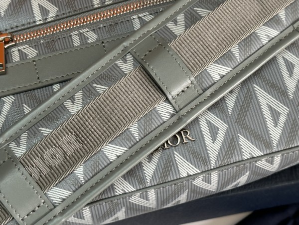 Handbag   Dior   93307  size  22 x 15 x 6  cm