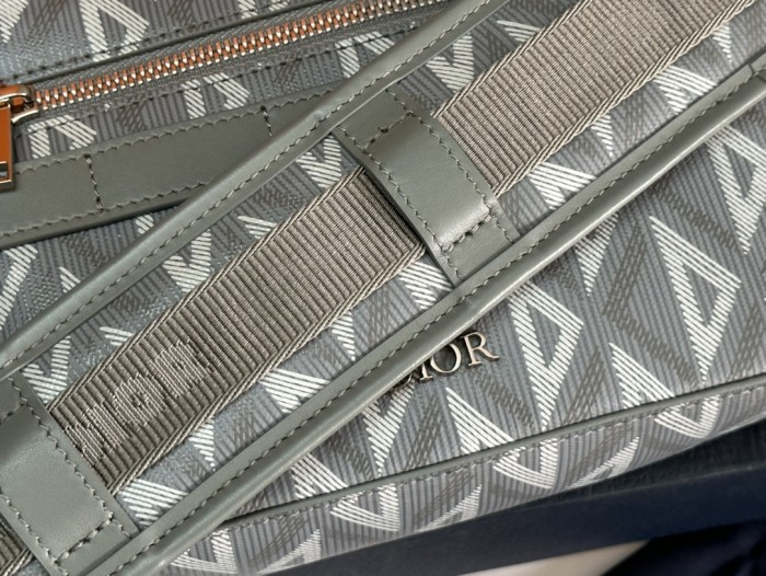 Handbag   Dior   93307  size  22 x 15 x 6  cm