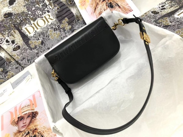  Handbag   Dior   M9327  size  22 x 13 x 5   cm
