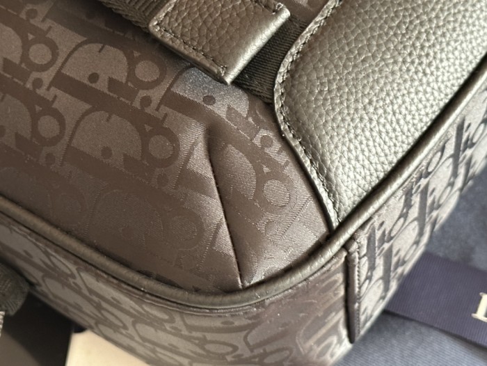 Handbag   Dior  86035  size  31 x 21 x 8  cm