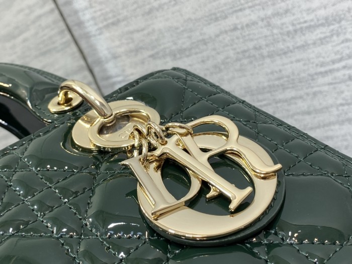  Handbag   Dior  size  24 cm