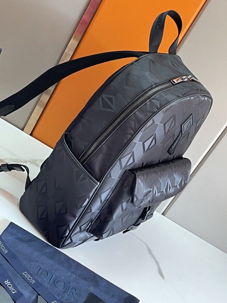 Handbag   Dior  size  30 x 42 x 14.5  cm