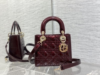  Handbag   Dior  size  20 cm