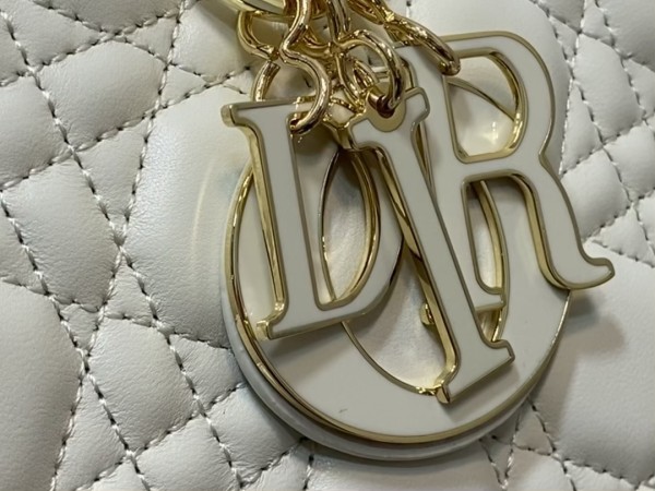Handbag   Dior  size  32 cm