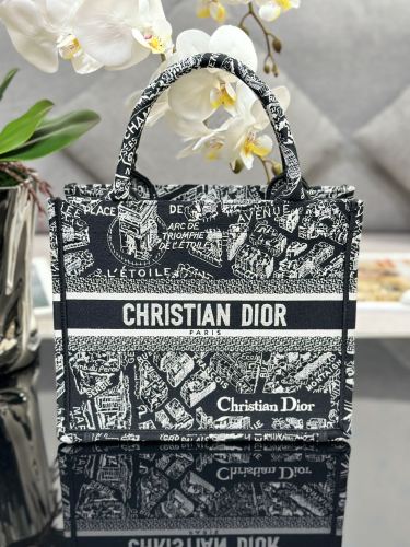 Handbag   Dior M1286 size 26.5 x 21 x 14   cm