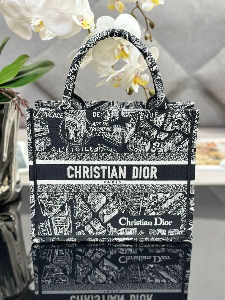 Handbag   Dior M1286 size 26.5 x 21 x 14   cm